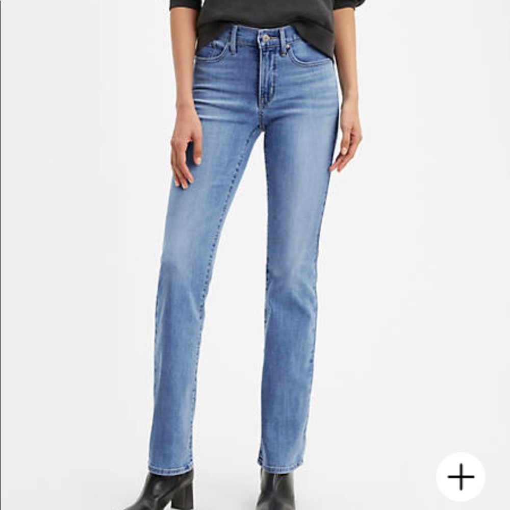 Levi’s 315 Shaping bootcut Women jeans. Size 25